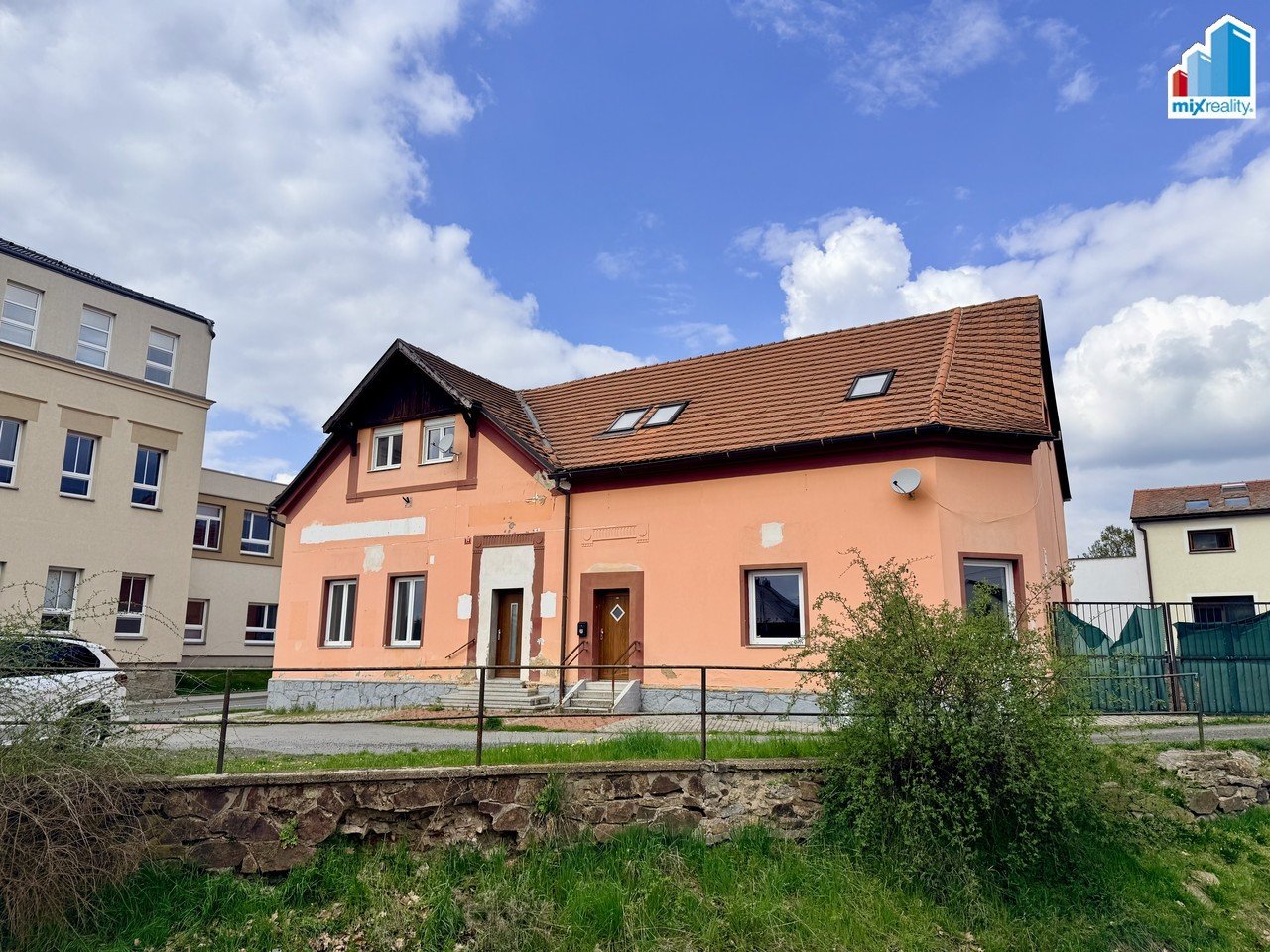 tn_zoom_filename_85794