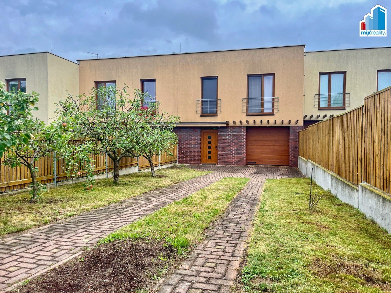 tn_zoom_filename_85340