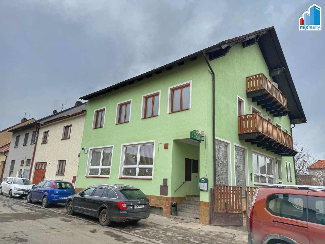 tn_zoom_filename_83113