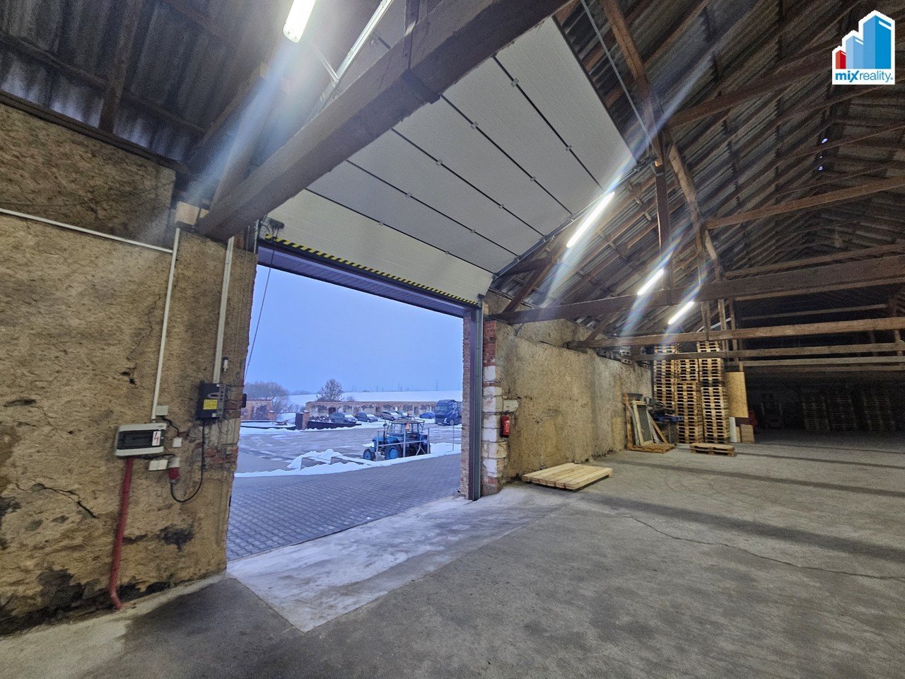 tn_zoom_filename_83958